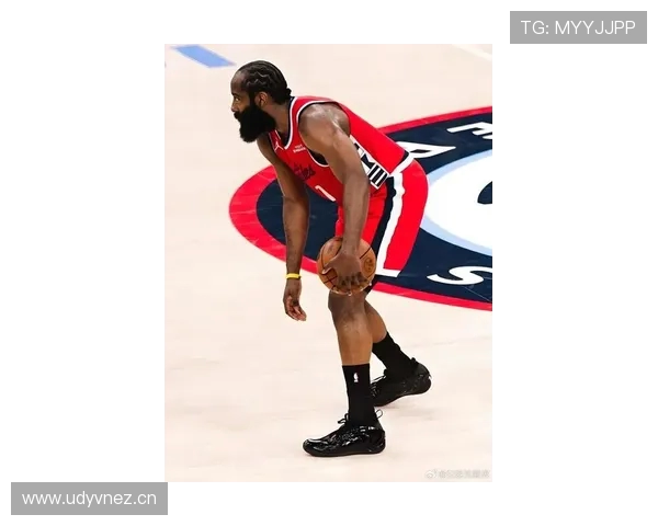 加兰状态再佳也难享哈登防守待遇阿伦因此轻松得分如吃饼般畅快